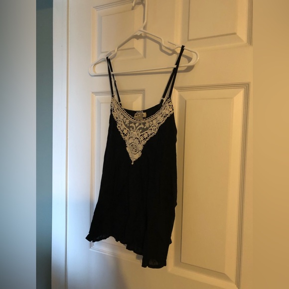 Gently worn - Picture 2 of 2